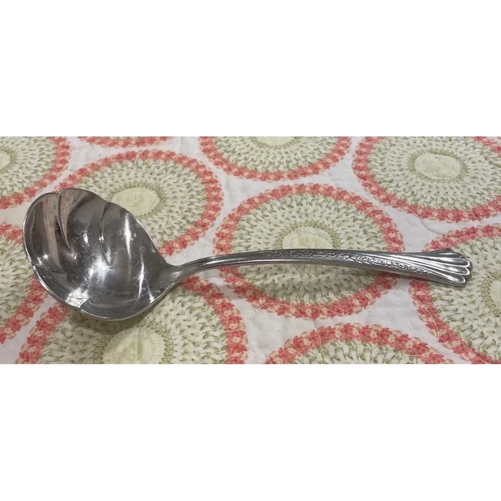 Oneida Spring Glen Distinction‎ Deluxe Gravy Ladle Soup Spoon Stainless
